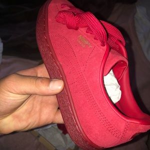 Brand new red pumas size 4.5 in juniors